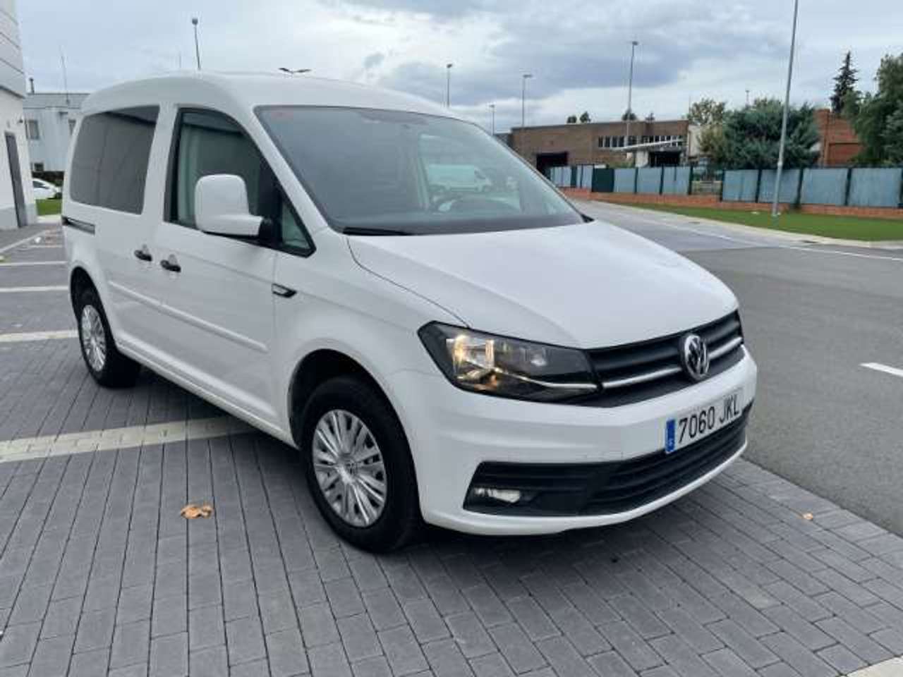 Volkswagen Caddy vista frontal